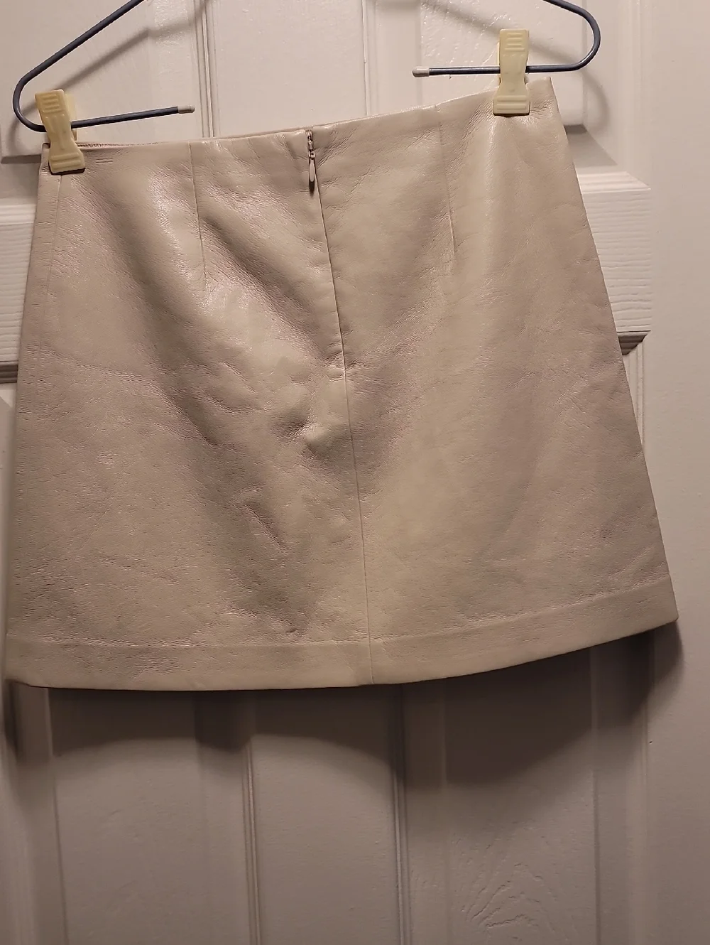 Sunday Best Cream Faux Leather Mini Skirt with Front Slit, Size 4 - Picture 3 of 6